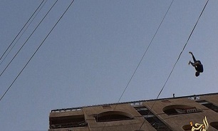 داعش 4 نفر را از فراز ساختمانی بلند به پایین پرتاب کرد