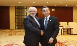 ظریف در دیدار وزیر امور خارجه چین: معتقدیم نباید تمدیدی باشد اما می‌توانیم تا جایی که لازم باشد به کار ادامه دهیم