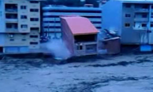 لحظه ریزش دو ساختمان در سوادکوه + فیلم