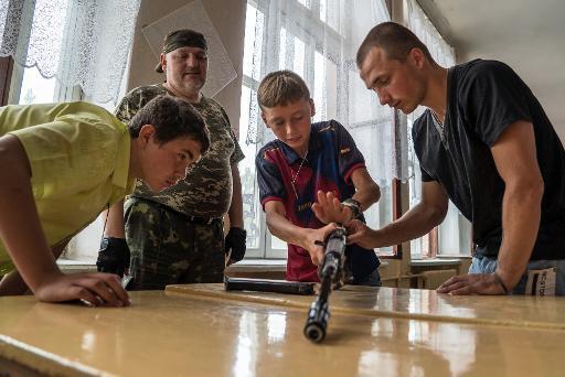 آموزش نوجوانان اوکراین برای حضور در جنگ