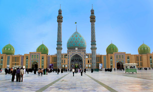 مسجد جمکران میزبان محفل بزرگ قرآنی در نیمه ماه رمضان