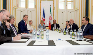 بلومبرگ: در صورت شکست مذاکرات کری باید ایران را مقصر جلوه دهد