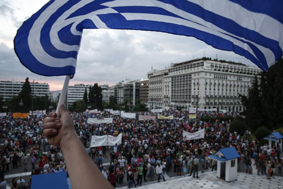 تظاهرات گسترده مردم یونان در اعتراض به سیاست‌های ریاضت اقتصادی+تصاویر