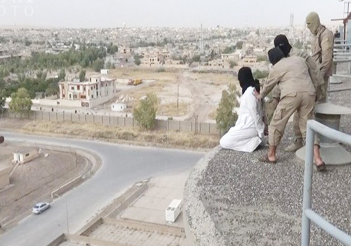 داعش برای جذب نیرو از طالبان به هر دری می زند/ اعدام به طرز فجیع به دست داعش+ عکس