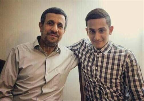 سلفی پسر احمدی‌نژاد با برج ایفل صحت دارد؟ + عکس