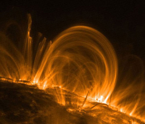طوفان خورشیدی در حال نزدیک شدن به زمین