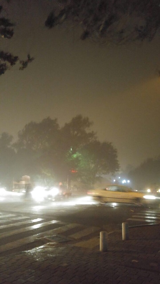 طوفان و گرد و غبار تهران را فراگرفت/ آخرین وضعیت ترافیکی پایتخت