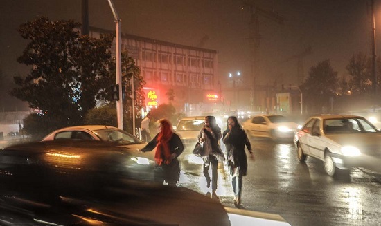 طوفان و گرد و غبار تهران را فراگرفت/ آخرین وضعیت ترافیکی پایتخت + تصاویر
