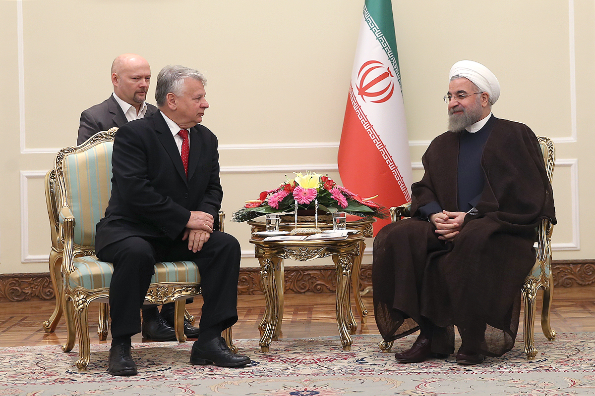دکتر روحانی: روابط ایران و اروپا در مسیر توسعه است