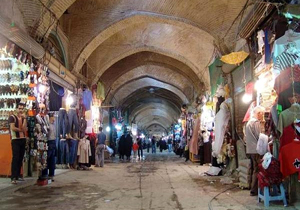 فتحی‌پور: عدم امیدواری برای وقوع اتفاقات خاص، بازار را پویا می‌کند/ قیمت ارز کاهش نخواهد یافت