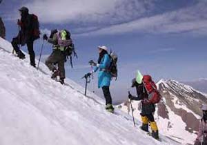 فتح قله سیاه کوه توسط کوهنوردان باشگاه گل گهر