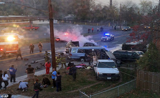 تصادف مرگبار راننده مست با ون/ 21 کشته و مجروح + عکس