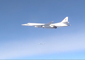 اسکورت بمب افکن های روسیه با جنگنده اف 14 ایران + فیلم