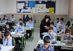 کاهش حقوق معلمان رتبه‌بندی شده در مهرماه/آموزش و پرورش: کسر حقوق مبنای قانونی دارد