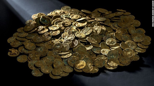 کشف سکه های 1700 ساله در خانه یک کشاورز+تصاویر