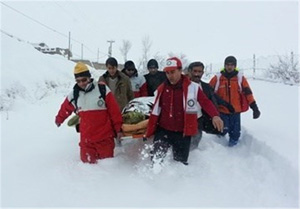 نجات41مصدوم  در راه مانده  برف و کولاک در استان همدان