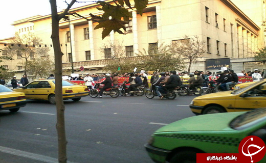 سهامداران پدیده در مقابل کاخ دادگستری تهران + فیلم و عکس