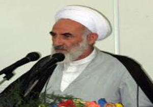 علما و روحانیون از دو سلاح علم وایمان برخوردار هستند