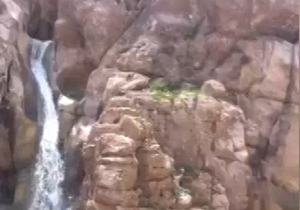 آبشار زیبای پیرغار در روستای ده چشمه + فیلم