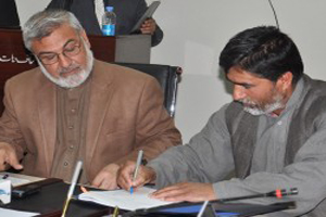 امضای قرارداد ۱۲۲ پروژه را با شوراهای انکشافی امضا کرد