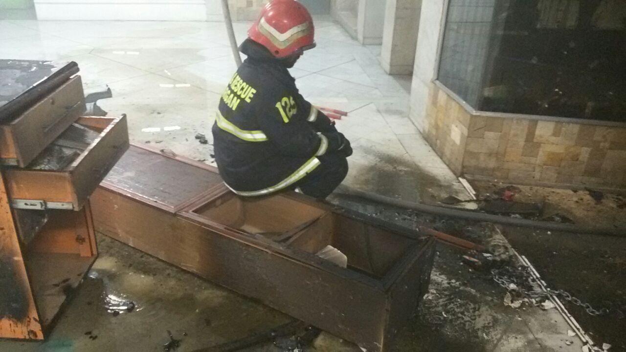 آتش سوزی در مغازه کیف و کفش فروشی در گرگان