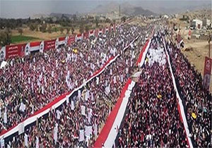 گردهمایی مردم یمن دربرابر جنایات رژیم آل سعود