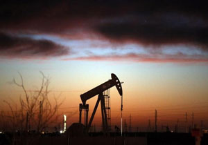 نوسان بهای نفت در بازارهای جهانی