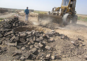 تخریب یک حلقه چاه و سکو غیر مجاز در بندرلنگه