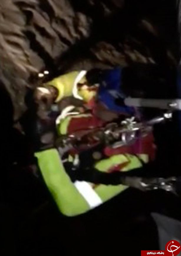 عملیات نجات اسکی بازان گرفتار شده در داخل تله کابین + تصاویر