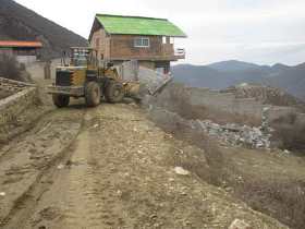 تخریب بناهای غیرمجاز در روستای زیارت گرگان