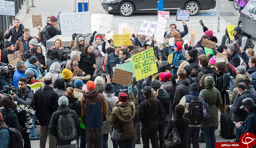 اعتراضات به سیاست مهاجرتی جدید آمریکا در مقابل فرودگاه‌های این کشور و دیگر کشورها