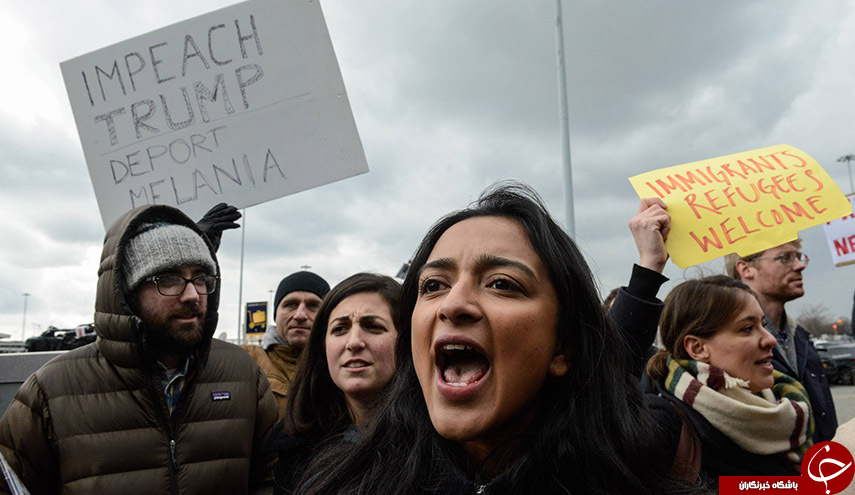 اعتراضات به سیاست مهاجرتی جدید آمریکا در مقابل فرودگاه‌های این کشور و دیگر کشورها