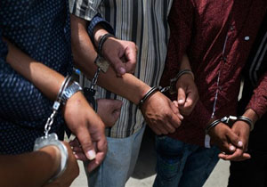 دستگیری 7 عامل تهيه وتوزيع مواد مخدر