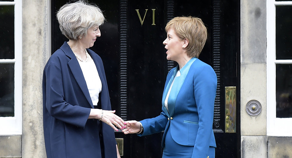 درخواست نخست وزیر اسکاتلند از ترزا می برای لغو برنامه سفر ترامپ به انگلیس