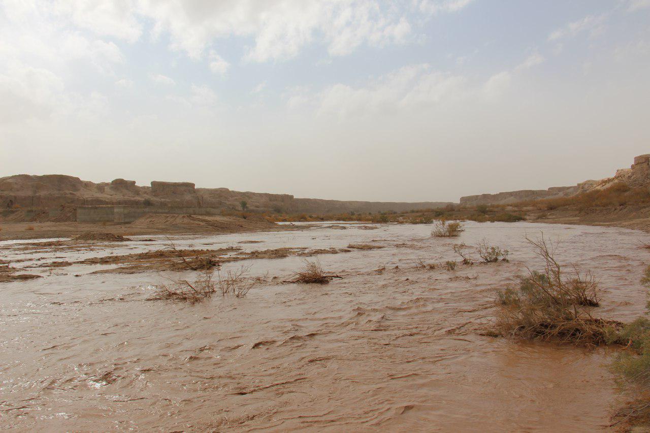 جاری شدن رودخانه فصلی فهرج پس از سه سال
