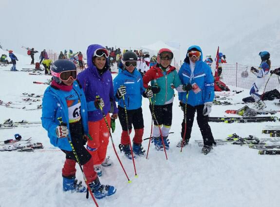 رقابت بانوان دانشجو ایرانی با هفتاد اسکی باز برتر جهان در مارپیچ بزرگ