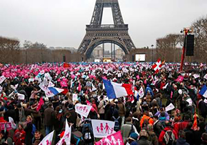برپایی تظاهرات در پاریس در اعتراض به فرمان ضد مهاجرتی ترامپ