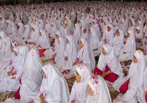 برگزاری جشن تکلیف 2هزار دانش آموز دختر بروجردی