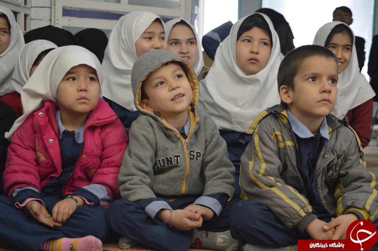 محفل داستان‌خوانی برای کودکان افغانستانی + عکس