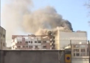 تراژدی آتش‌سوزی ساختمان این بار در مشهد کلید خورد + فیلم