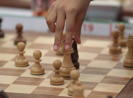 سینا کوروند قهرمان مسابقات شطرنج دهه فجر استان