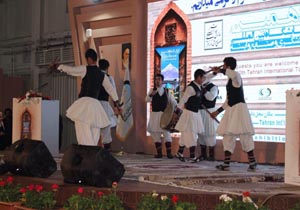 اجرای موسیقی آیینی استان در نمایشگاه بین المللی گردشگری کشور