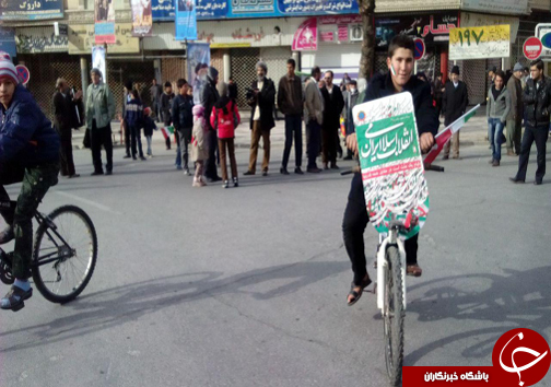 تصاویری از حرکت و حضور مردم شهرکرد برای شرکت در راهپیمایی 22 بهمن