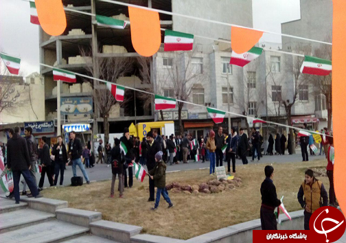 تصاویری از حرکت و حضور مردم شهرکرد برای شرکت در راهپیمایی 22 بهمن