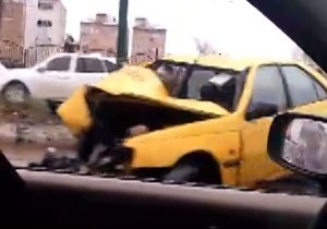تصادف شدید تاکسی پژو در بلوار شهدای گمنام + فیلم