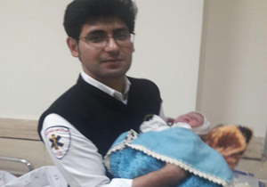 تولد نوزاد در آمبولانس فوریت های پزشکی ۱۱۵