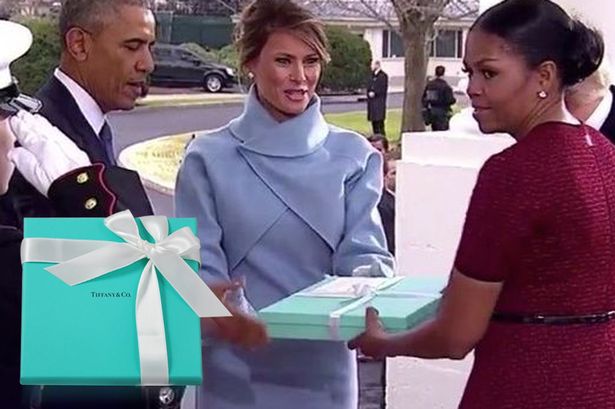 داخل جعبه اهدایی ملانی ترامپ به میشل اوباما چه بود؟ + تصاویر