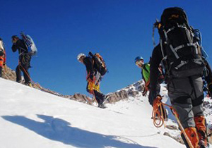 نجات کوهنورد اصفهانی در ارتفاعات کرکس نطنز