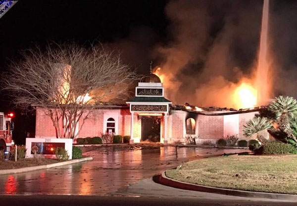 به آتش کشیده شدن مسجدی در تگزاس ساعاتی پس از امضای حکم ترامپ