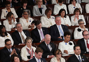 چرا زنان دموکرات کنگره در مراسم سخنرانی ترامپ سفیدپوش بودند؟